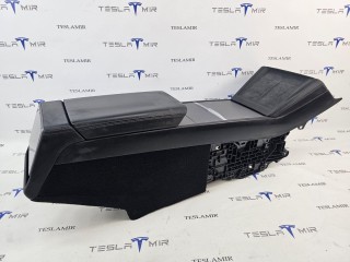 консоль салона, ориг. номер 1714377-24, Tesla Model 3 2 поколение 2024-2026