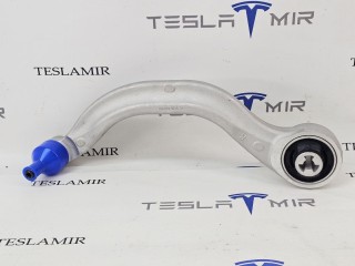 Рычаг передний продольный нижний (банан) правый, ориг. номер 1044359-00, Tesla Model Y 1 поколение 2020-2026