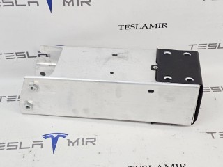 Удлинитель лонжерона (клык) левый, ориг. номер 1683943-00, Tesla Model 3 2 поколение 2024-2026