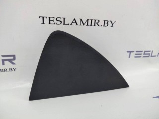 Накладка боковая торпеды левая, ориг. номер 1083361-00, Tesla Model 3 1 поколение 2021-2024