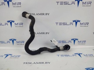 Шланг системы охлаждения заднего мотора, ориг. номер 1077594-00, Tesla Model 3 1 поколение 2021-2024