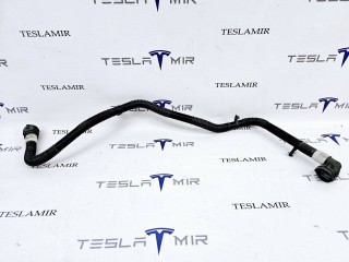 Патрубок системы охлаждения пластиковый передний, ориг. номер 1501332-00, Tesla Model 3 1 поколение 2021-2024
