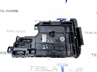 Блок управления BCM (бортовой сети) (Body Control Module) Боди левый Tesla Model Y 1 поколение 2020-2026, 1497847-02