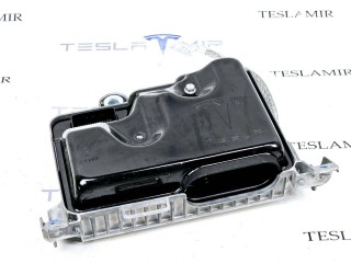 прочая запчасть, ориг. номер 1497327-00, 1497319-00, Tesla Model Y 2020-2026