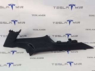 Накладка ремня безопасности стойки С правая, ориг. номер 1867544-20, Tesla Model 3 2 поколение 2024-2026