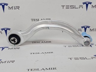 Рычаг передний продольный нижний (банан) правый, ориг. номер 1044359-00, Tesla Model Y 1 поколение 2020-2026