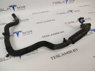 Шланг охлаждения от насоса к конвертеру DCDC, ориг. номер 1065815-00, Tesla Model S 1 поколение [рестайлинг] 2016-2021