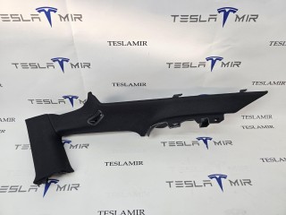 Накладка ремня безопасности стойки С левая, ориг. номер 1867539-20, Tesla Model 3 2 поколение 2024-2026
