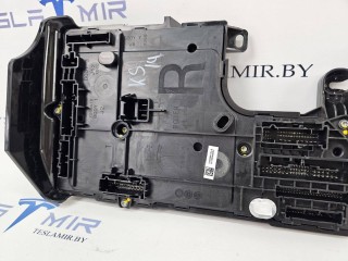 Блок управления BCM (бортовой сети) (Body Control Module) Боди правый, ориг. номер 1497848-00, 1567454-00, 1100340-32, 1566853-00, Tesla Model 3 1 поколение 2021-2024