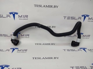 Патрубок системы охлаждения пластиковый передний Tesla Model Y 1 поколение 2020-2026, 1504722-00