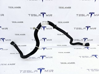 Шланг системы охлаждения заднего мотора, ориг. номер 1077595-00, Tesla Model 3 1 поколение 2021-2024