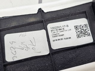 Накладка бардачка нижняя, ориг. номер 1002302-00, 1002301-17, Tesla Model X 1 поколение 2015-2021
