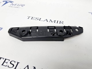 кронштейн крепления бампера переднего правый, ориг. номер 1084182-00, Tesla Model 3 1 поколение 2017-2021