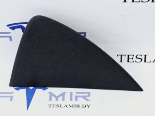 Накладка боковая торпеды левая, ориг. номер 1083361-00, Tesla Model 3 1 поколение 2021-2024