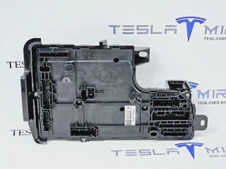 прочая запчасть, ориг. номер 1497846-10, 1497848-00, 1497849-00, Tesla Model Y 2020-2026