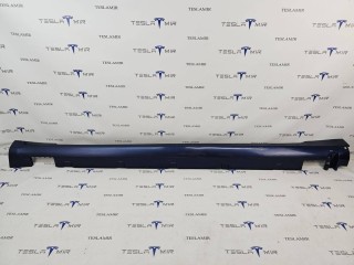 Накладка порога рокерной панели левая, ориг. номер 6005874-00, Tesla Model S 1 поколение [рестайлинг] 2016-2021