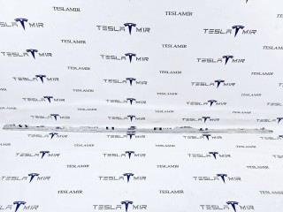 Молдинг накладки порога левый, ориг. номер 1024575-00, Tesla Model S 1 поколение [рестайлинг] 2016-2021