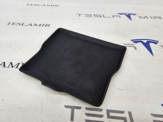 Коврик резиновый вещевого ящика, ориг. номер 1093093-00, Tesla Model 3 1 поколение 2017-2021