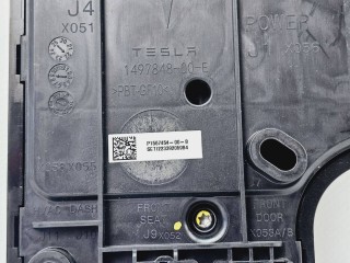 Блок управления BCM (бортовой сети) (Body Control Module) Боди правый, ориг. номер 1497848-00, 1567454-00, 1100340-32, 1566853-00, Tesla Model 3 1 поколение 2021-2024