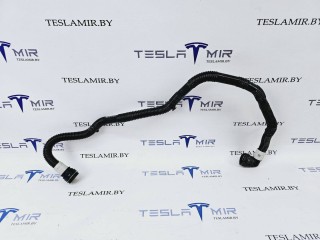 Шланг системы охлаждения заднего мотора, ориг. номер 1077585-00, Tesla Model 3 1 поколение 2021-2024