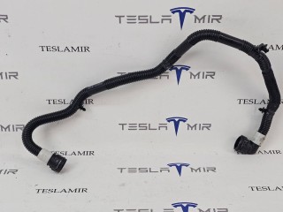 прочая запчасть, ориг. номер 1077585-00, Tesla Model Y 2020-2026