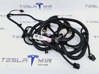 прочая запчасть, ориг. номер 1004420-04, Tesla Model S 2012-2016
