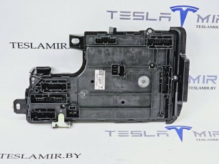 Блок управления BCM (бортовой сети) (Body Control Module) Боди левый Tesla Model Y 1 поколение 2020-2026, 1497847-02