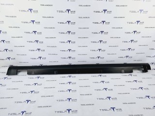 Накладка порога рокерной панели левая, ориг. номер 6005874-00, Tesla Model S 1 поколение [рестайлинг] 2016-2021