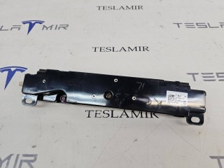 Антенна WI-FI, ориг. номер 1585601-00, 1585601-99, Tesla Model Y 1 поколение 2020-2026