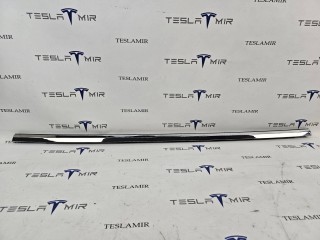 Молдинг двери (хром) задний левый, ориг. номер 1098685-00, Tesla Model X 1 поколение 2015-2021