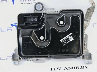 прочая запчасть, ориг. номер 1497327-00, 1497319-00, Tesla Model Y 2020-2026