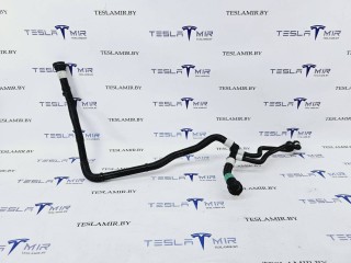 Шланг системы охлаждения теплообменник (Chiller)-батарея Tesla Model Y 1 поколение 2020-2026, 1501293-00