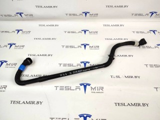 Шланг системы охлаждения - трубопровод порога, ориг. номер 1501345-00, Tesla Model 3 1 поколение 2021-2024