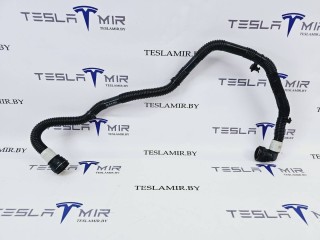 Шланг системы охлаждения заднего мотора, ориг. номер 1077585-00, Tesla Model 3 1 поколение 2021-2024