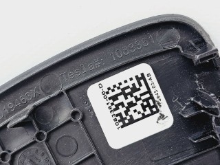 Накладка боковая торпеды левая, ориг. номер 1083361-00, Tesla Model 3 1 поколение 2021-2024