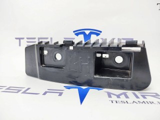 Кронштейн крепления фонаря левый, ориг. номер 1083992-00, Tesla Model 3 1 поколение 2021-2024
