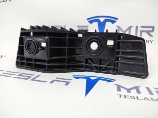 Кронштейн крепления фонаря левый, ориг. номер 1083992-00, Tesla Model 3 1 поколение 2021-2024