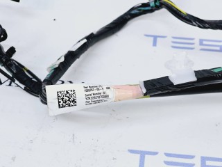 Электропроводка камеры и GPS модуля, ориг. номер 1068787-00, Tesla Model 3 1 поколение 2021-2024