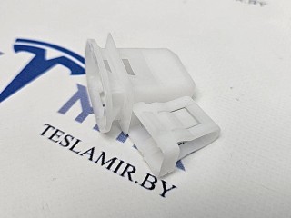 Защелка сидений 2-го ряда, ориг. номер 1016824-00, Tesla Model S 1 поколение [рестайлинг] 2016-2021