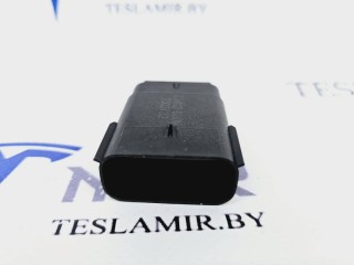 Разъем (фишка) проводки бампера переднего Tesla Model 3 1 поколение 2017-2021, 2067958-00