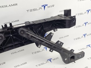 передняя панель (телевизор), ориг. номер 1949869-00, 1974876-00, Tesla Model Y 2 поколение 2020-2026