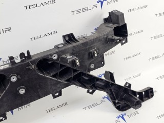 передняя панель (телевизор), ориг. номер 1949869-00, 1974876-00, Tesla Model Y 2 поколение 2020-2026
