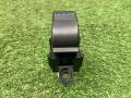 GE4T66370A кнопка стеклоподъемника двери передней левой Mazda 323 6 поколение 2001г. - фото №4