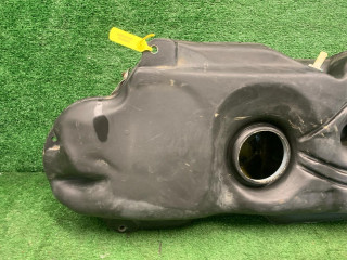 топливный бак, ориг. номер YARIS, Toyota Vitz  XP10 1999-2001