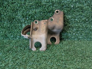 Кронштейн (крепление) Toyota Yaris Verso  XP20 1999-2003