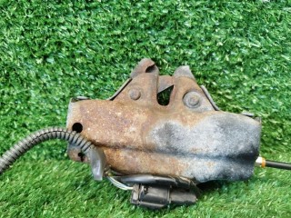 замок капота, ориг. номер 5351052680, 5351030340, Toyota Crown Majesta 4 поколение S180 2004-2006