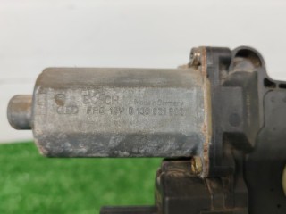Моторчик стеклоподъемника, ориг. номер 0130821902, Ford Focus 1998-2001