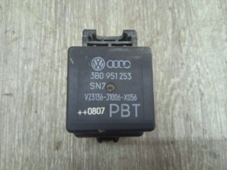 реле обогрева лобового стекла, ориг. номер 3B0951253, Volkswagen Passat 2005-2010