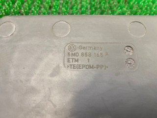 Коврик бардачка, ориг. номер 5MO858165A, Volkswagen Golf Plus 2009-2014