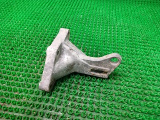 Кронштейн опоры МКПП, ориг. номер 357199353A, Volkswagen Passat 1988-1997